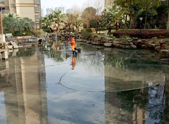 贵阳景观池淤泥清理